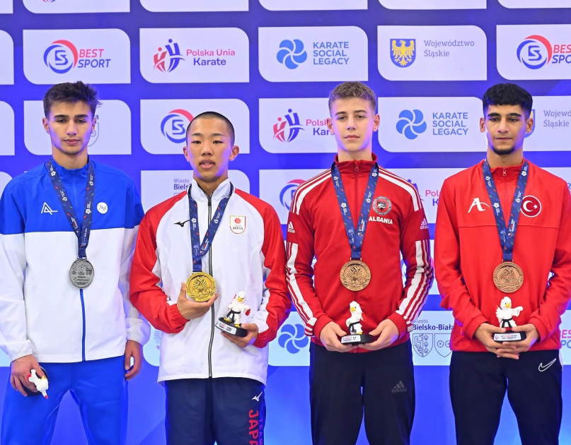 
Азербайджанские каратисты завоевали 5 медалей на чемпионате мира