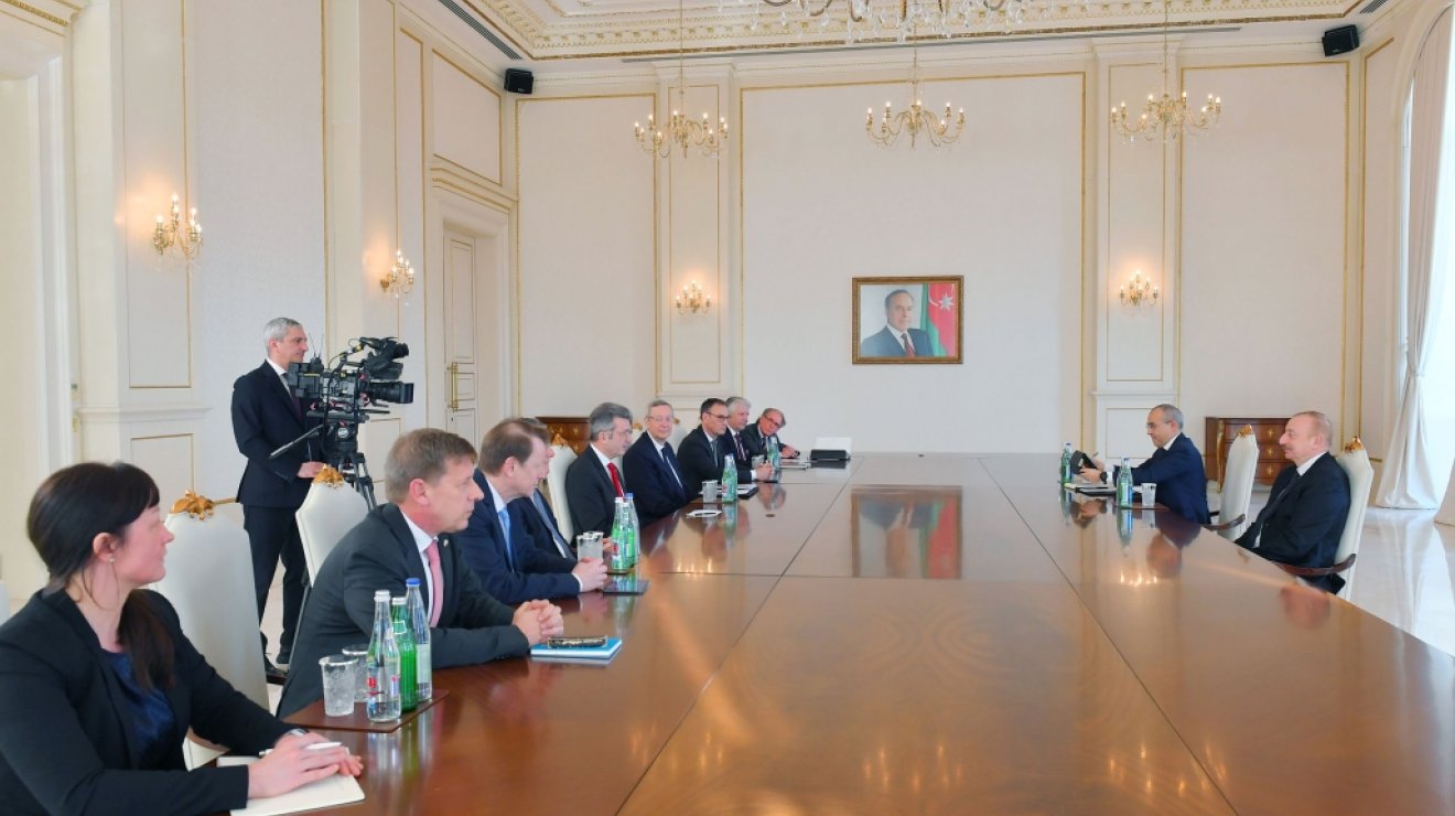 Президент Ильхам Алиев принял делегацию во главе с председателем Восточного комитета германской экономики  БУДЕТ ОБНОВЛЕНО