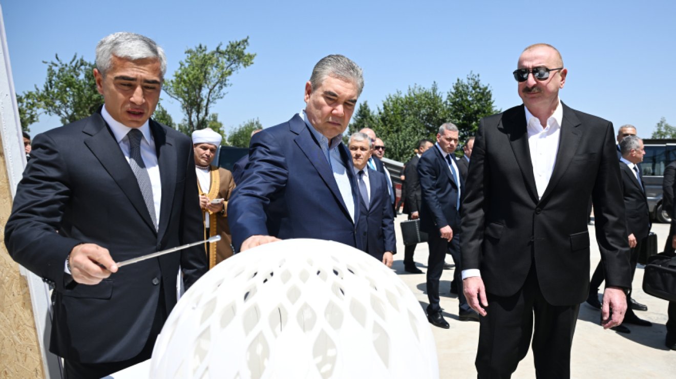Президент Азербайджана и председатель Халк Маслахаты Туркменистана ознакомились с ходом строительства Новой Шушинской мечети