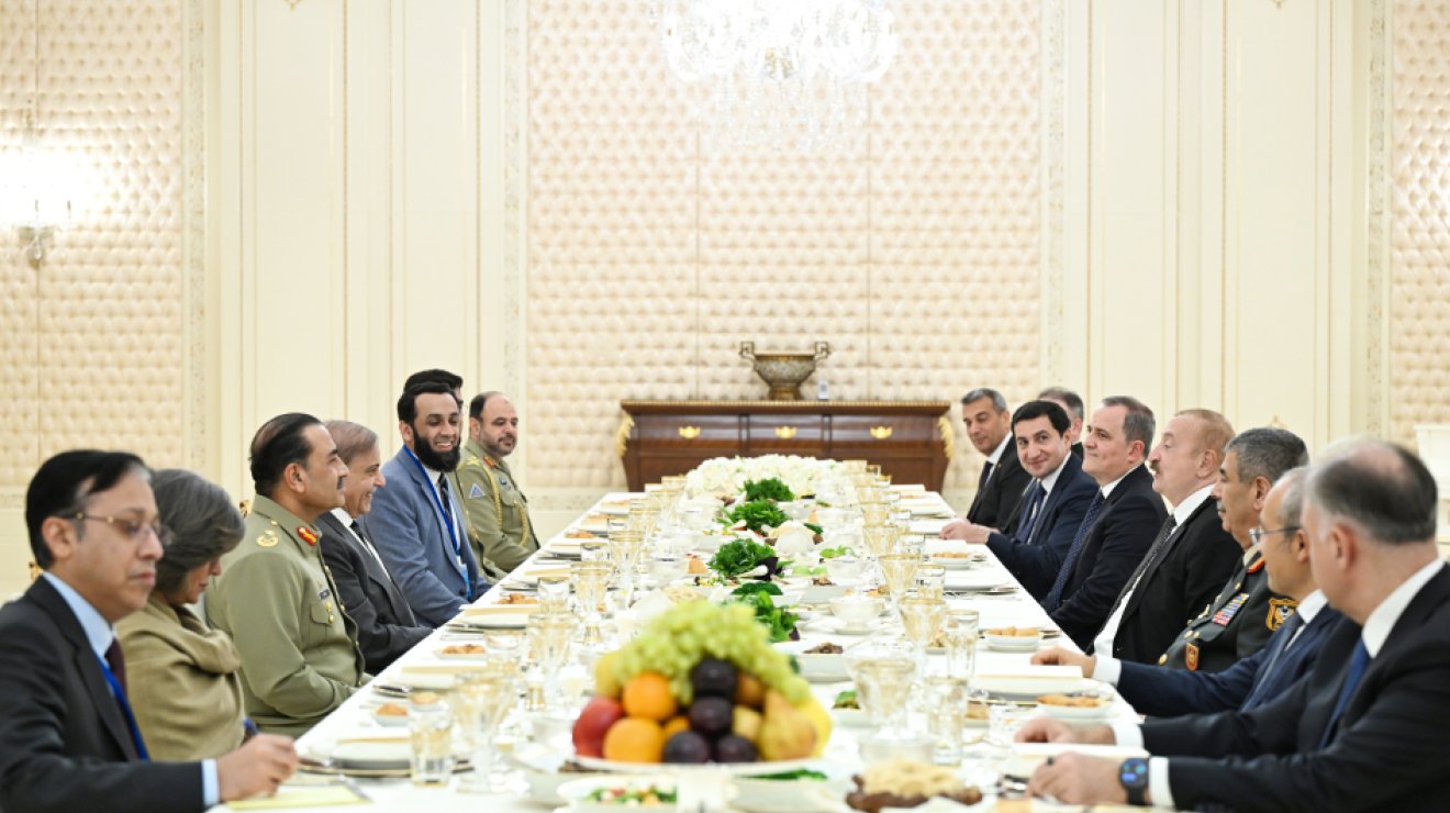 Состоялся совместный обед Президента Ильхама Алиева и Премьер-министра Пакистана