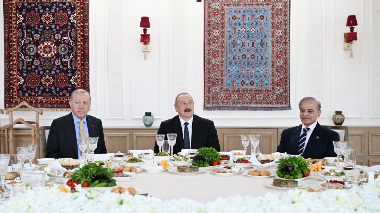 Состоялся совместный обед лидеров Азербайджана, Турции и Пакистана