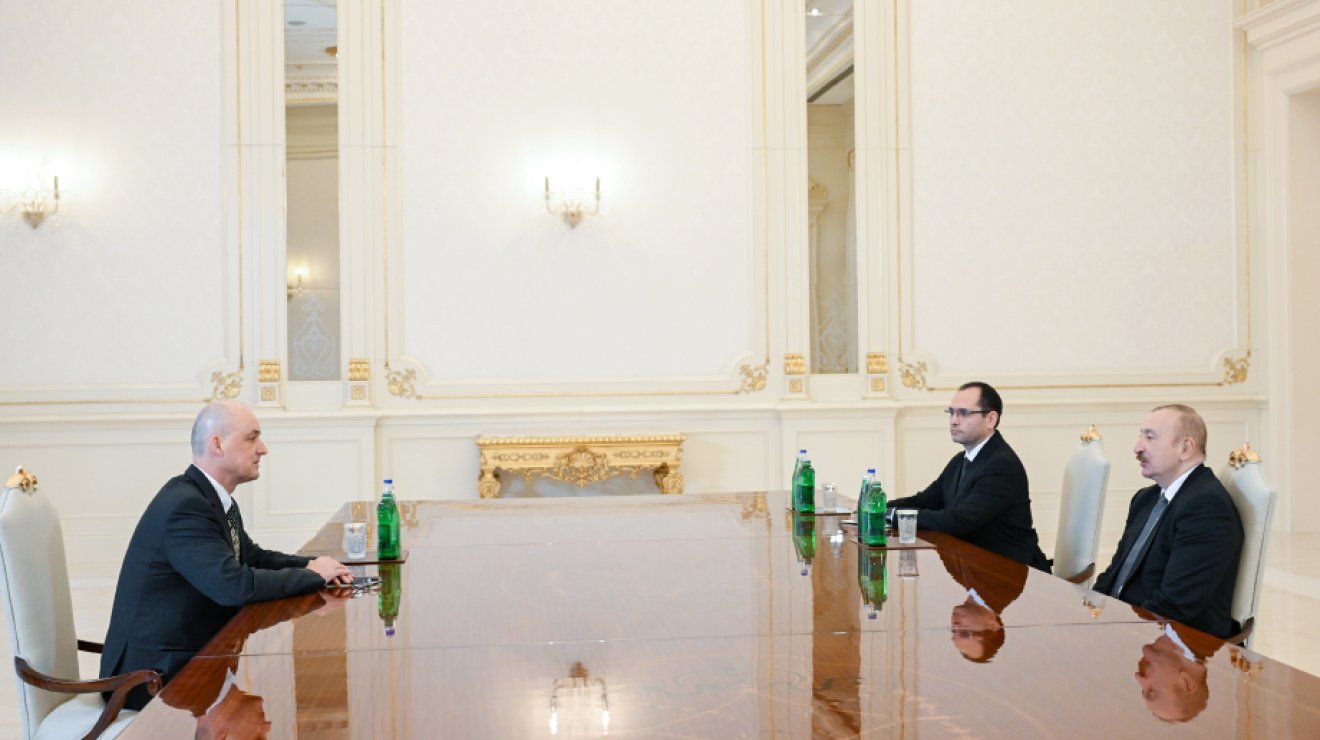 Президент Ильхам Алиев принял президента компании John Deere по странам Центральной Азии и СНГ