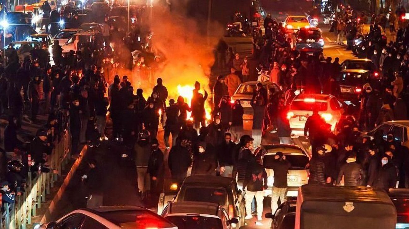 В Иране за последние дни зафиксированы массовые поджоги и разрушения государственного имущества - Посольство