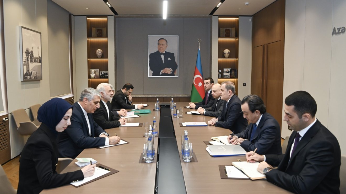 Обсуждены вопросы двустороннего и многостороннего сотрудничества между Азербайджаном и Ираном
