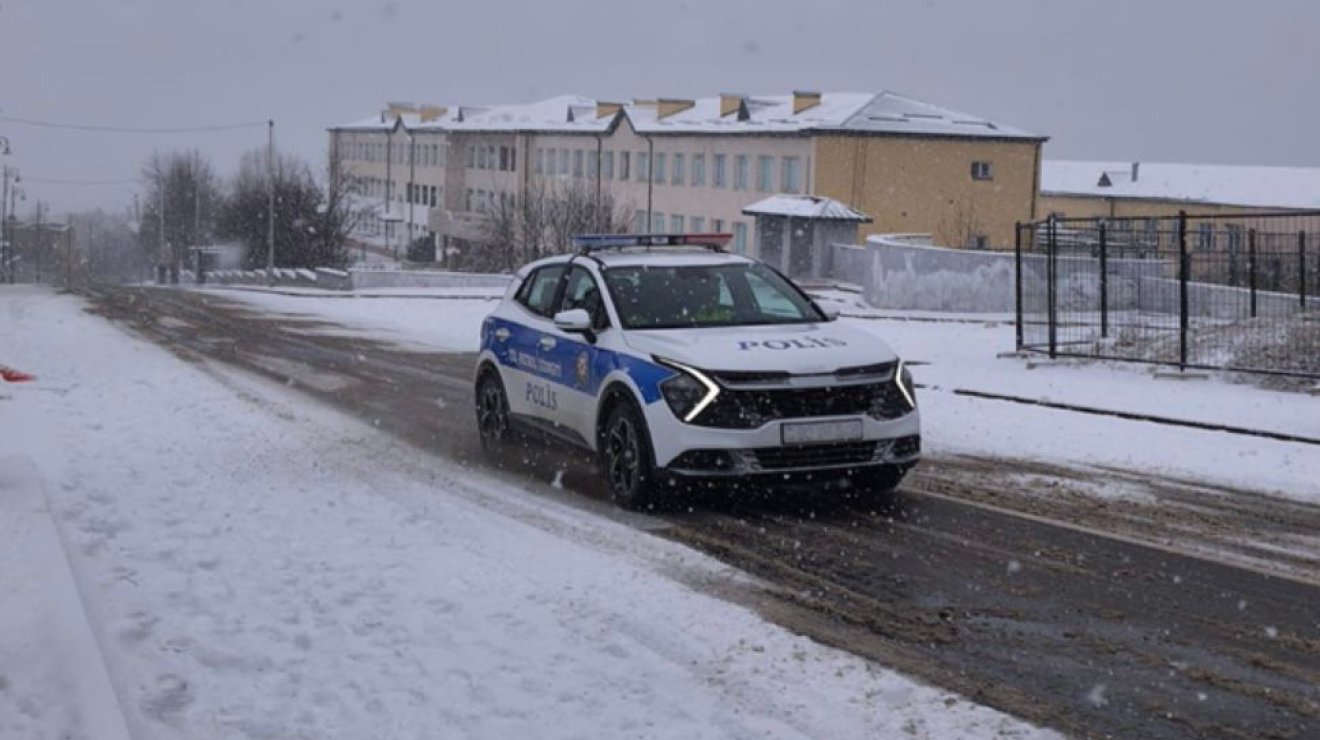 Дорожная полиция призывает к повышенной бдительности на дорогах в связи с непогодой