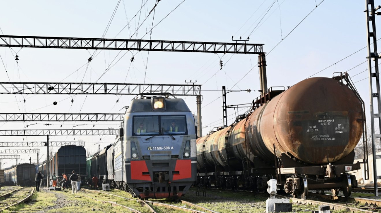 Очередной груз отправлен в Армению транзитом через Азербайджан