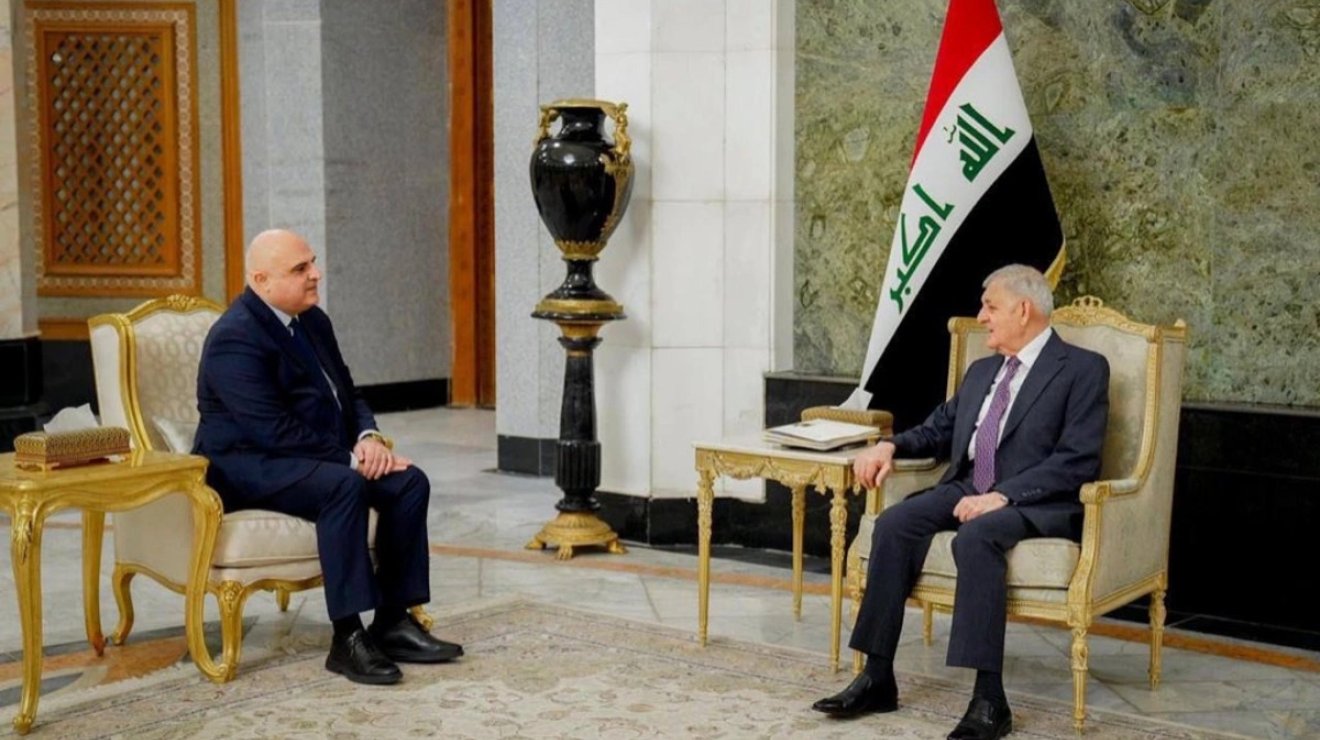 Посол Азербайджана вручил верительные грамоты президенту Ирака