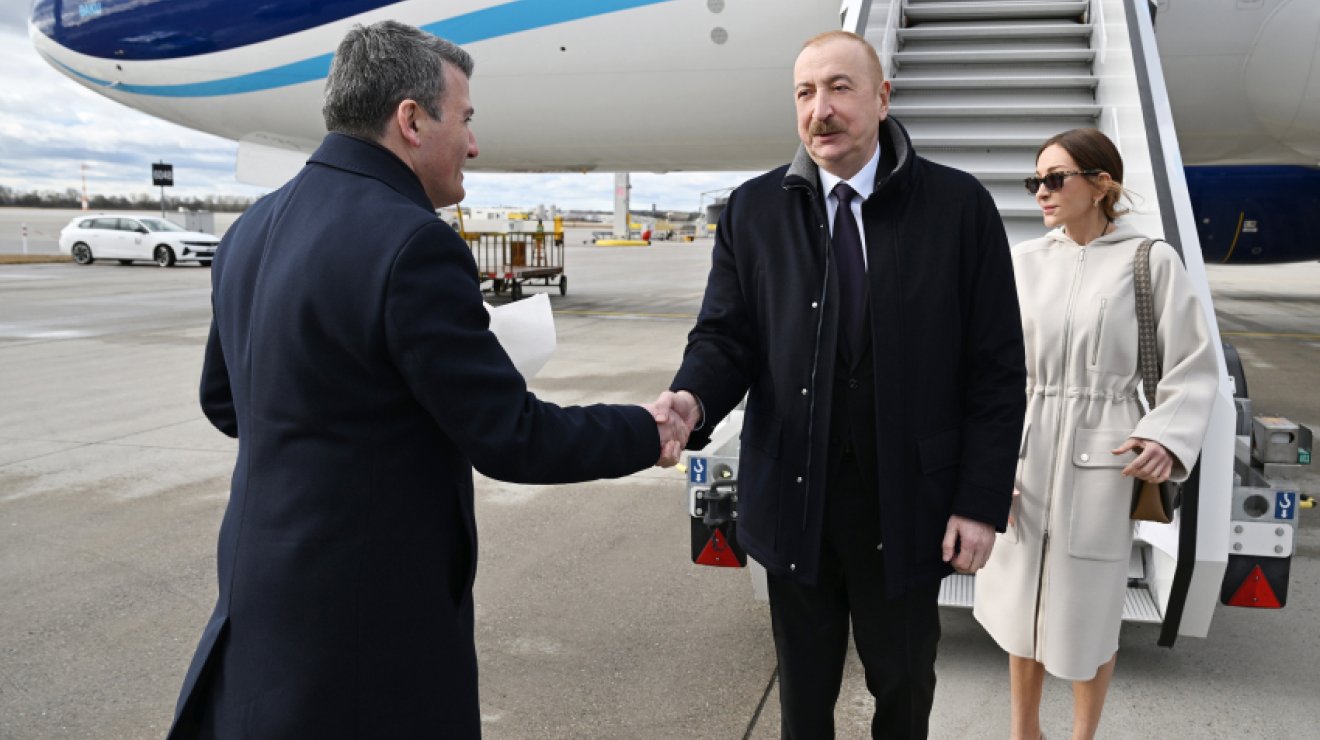 Президент Ильхам Алиев прибыл с визитом в Германию