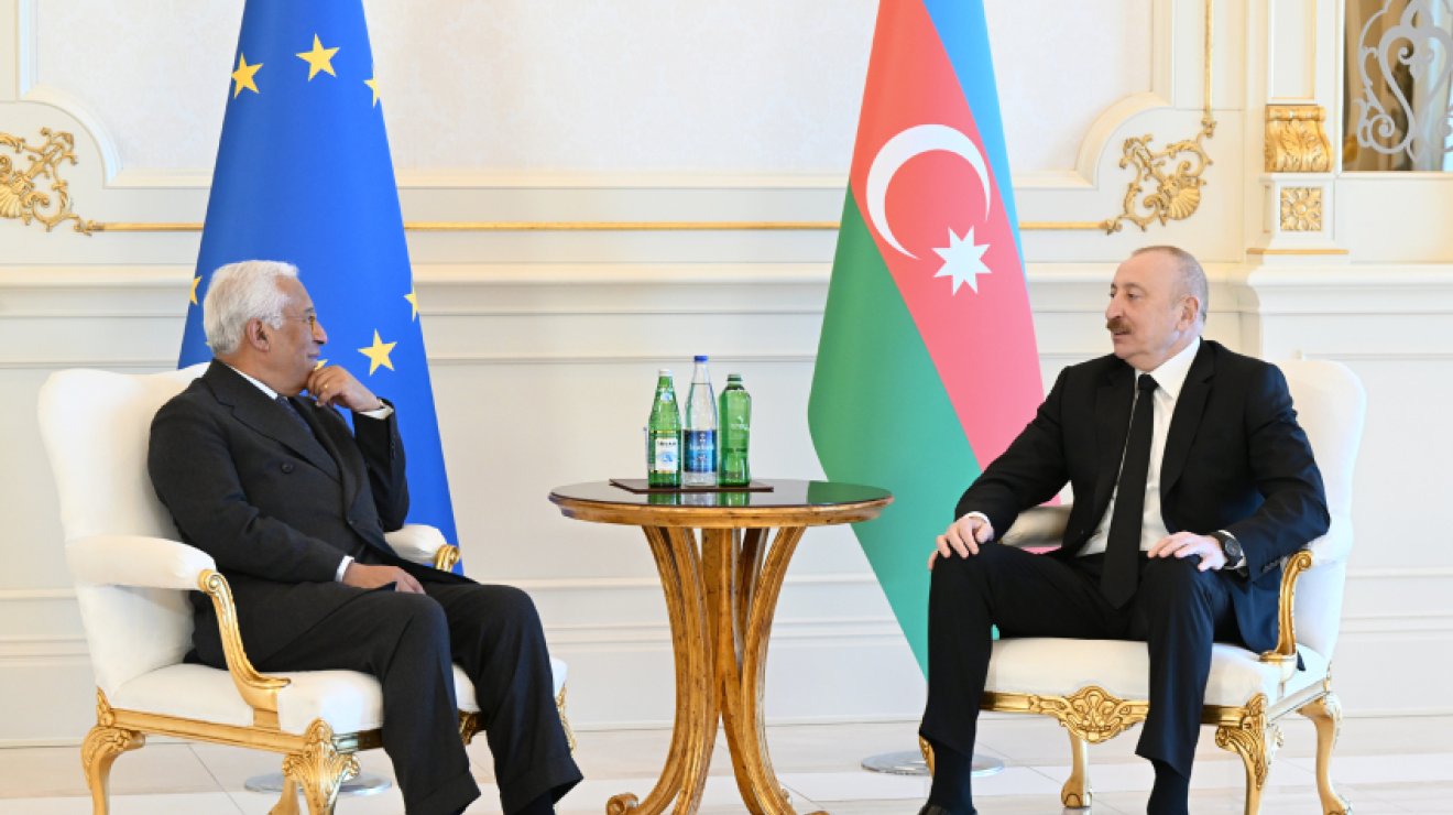 Проходит встреча Президента Ильхама Алиева с президентом Совета Европейского Союза один на один