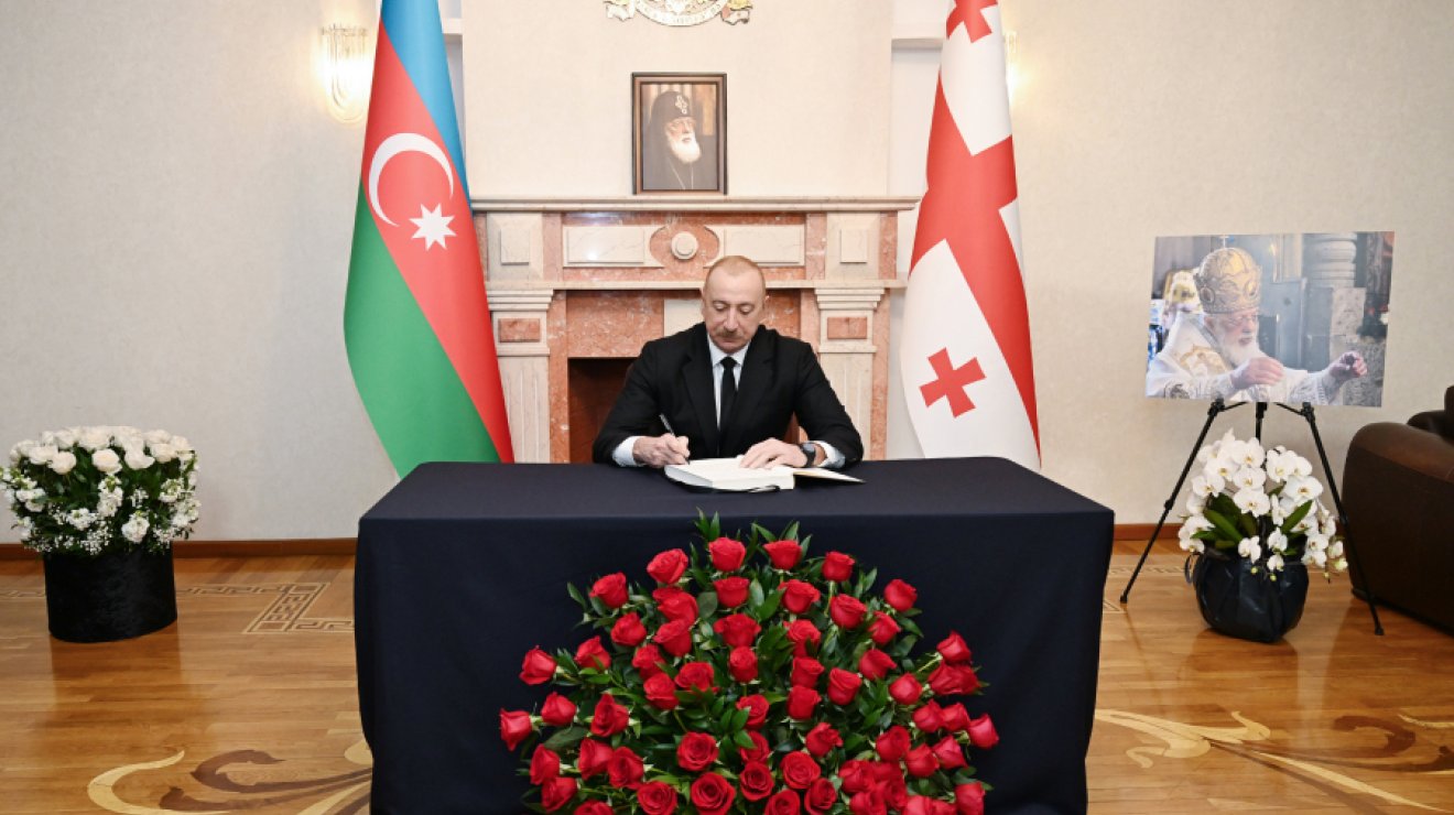 Президент Ильхам Алиев посетил посольство Грузии в Азербайджане и выразил соболезнования