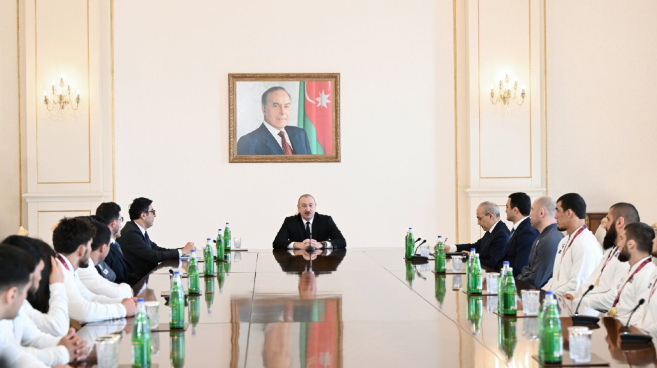 Президент Ильхам Алиев принял борцов, завоевавших первое место в командном зачете на чемпионате Европы