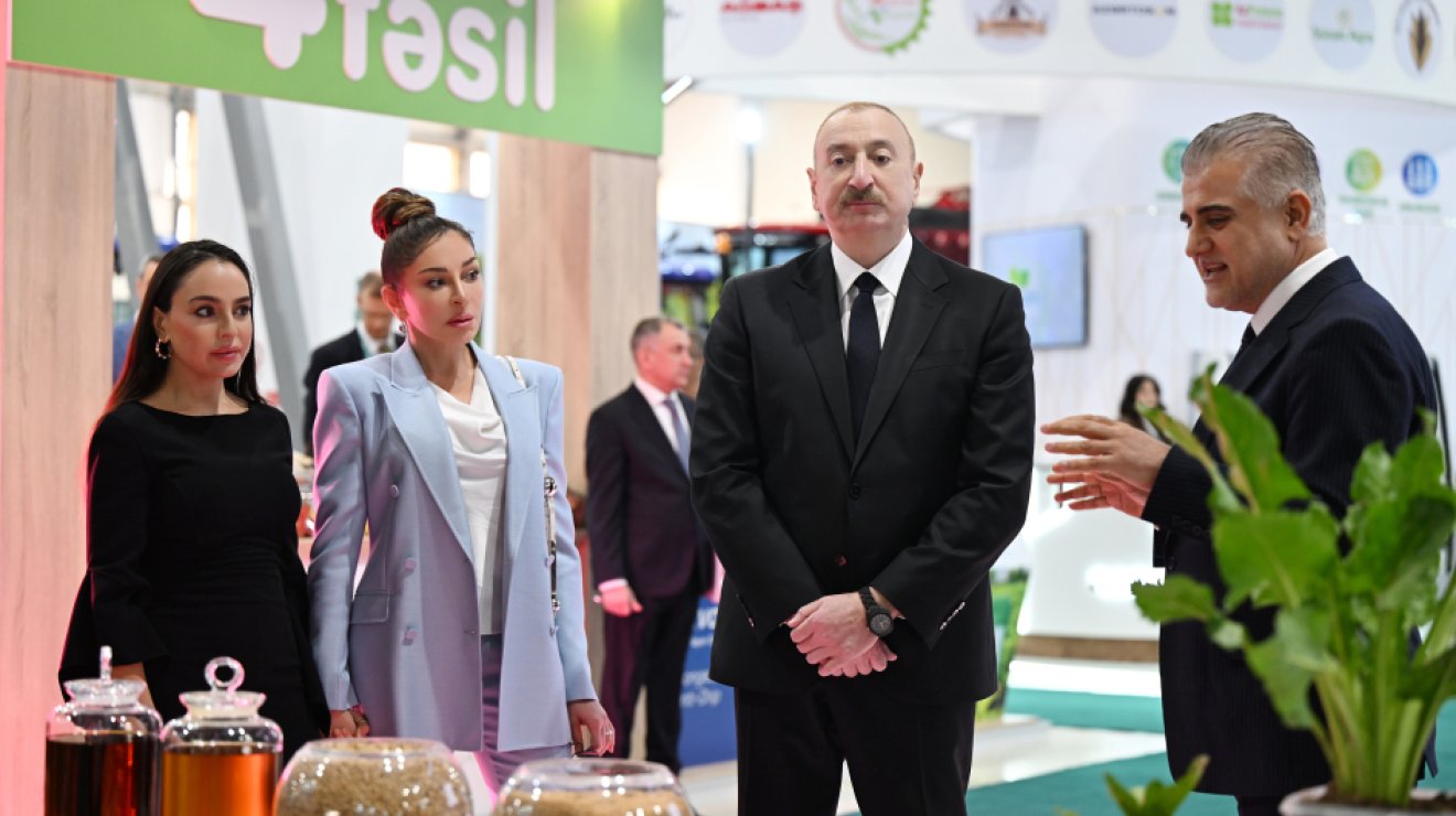 Президент Ильхам Алиев ознакомился с 19-й выставкой Caspian Agro Week и 31-й выставкой InterFood Azerbaijan