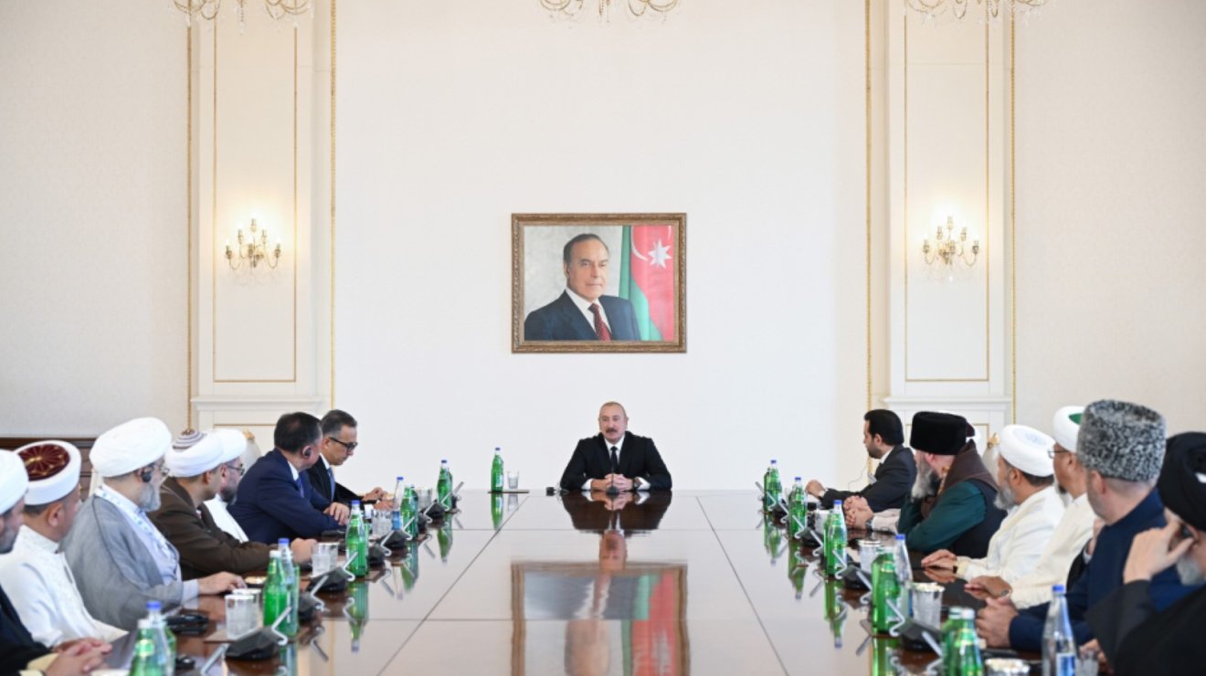 Президент Ильхам Алиев принял участников проходящих в Баку международных конференций