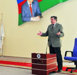 Русская община Азербайджана наградила ветеранов войны медалью «70 лет Победы»