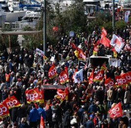 Во Франции не стихают массовые протесты