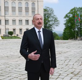 Не сворачивая  с предначертанного пути