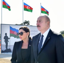 Президент Ильхам Алиев и первая леди Мехрибан Алиева посетили в Баку строящийся Парк Победы БУДЕТ ОБНОВЛЕНО