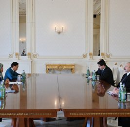 Президент Ильхам Алиев принял исполнительного директора Программы ООН по населенным пунктам БУДЕТ ОБНОВЛЕНО