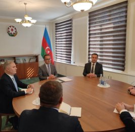 В Евлахе проходит очередная встреча с представителями армянских жителей Карабахского региона