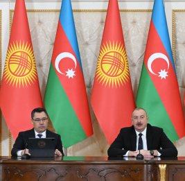 Президент Ильхам Алиев и Президент Садыр Жапаров выступили с заявлениями для прессы 