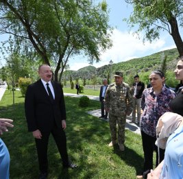 Президент Ильхам Алиев встретился с жителями, переселившимися в село Сус Лачинского района, принял участие в открытии малых гидроэлектростанций БУДЕТ ОБНОВЛЕНО