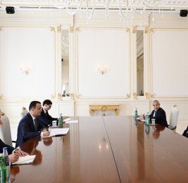 Президент Ильхам Алиев принял министра инвестиций, промышленности и торговли Узбекистана 