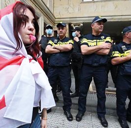 Перед лицом вызовов