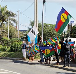 Скидывая оковы колониализма