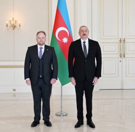 Президент Ильхам Алиев принял верительные грамоты новоназначенного посла Канады в нашей стране БУДЕТ ОБНОВЛЕНО