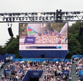 Париж ударил в грязь лицом
