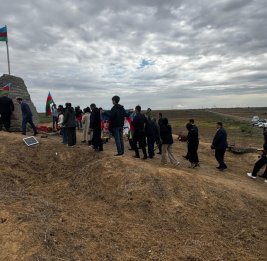 В Физули состоялось посещение памятника, воздвигнутого в честь первого шехида Отечественной войны