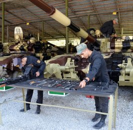 Проводятся комплексные мероприятия по переводу вооружения и техники на осенне-зимний режим эксплуатации