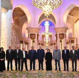 Парламентская делегация ознакомилась с комплексом мечети шейха Зайда в Абу-Даби