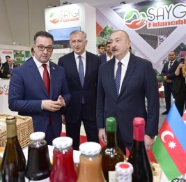Президент Ильхам Алиев ознакомился с выставками InterFood Azerbaijan и Caspian Agro