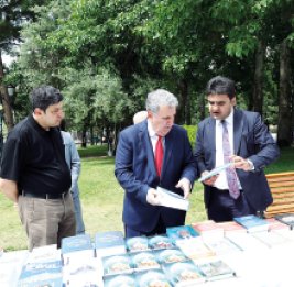 Большой и красочный праздник слова
