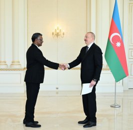 Президент Ильхам Алиев принял верительные грамоты новоназначенного посла Судана в нашей стране