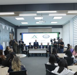 Azersun Holding выделил стипендии шести студентам БГУ