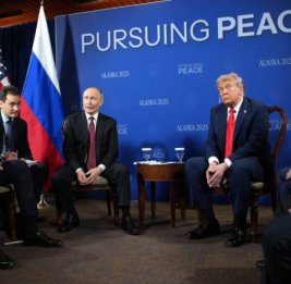 Встреча между Трампом и Путиным началась