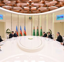 Началась встреча Президента Азербайджана Ильхама Алиева с председателем Халк Маслахаты Туркменистана в расширенном составе  БУДЕТ ОБНОВЛЕНО