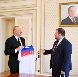 Президент Ильхам Алиев принял государственного министра Соединенного Королевства Великобритании и Северной Ирландии