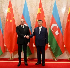 Ось стабильности в неспокойном мире




