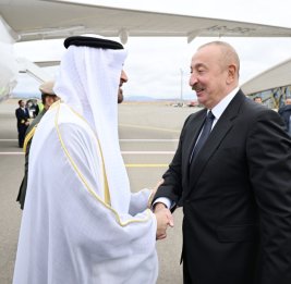 Президент Объединенных Арабских Эмиратов прибыл с официальным визитом в Азербайджан