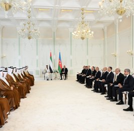Состоялась встреча президентов Ильхама Алиева и Шейха Мухаммеда бен Заида Аль Нахайяна в расширенном составе, проведен обмен документами между Азербайджаном и Объединенными Арабскими ЭмиратамиБУДЕТ ОБНОВЛЕНО