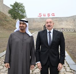 Президенты Азербайджана и Объединенных Арабских Эмиратов сфотографировались на фоне Шушинской крепости