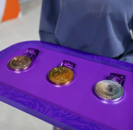 Напряжение растет​​​​​​​