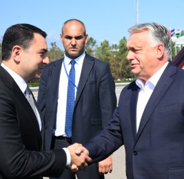 Премьер-министр Венгрии находится с визитом в Габале для участия в Саммите ОТГ