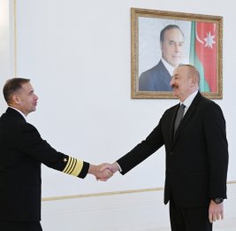 Президент Ильхам Алиев принял командующего Центральным командованием США