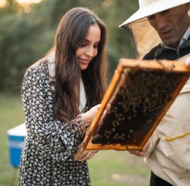 Лейла Алиева встретилась в Габале с участником проекта «Юный пчеловод»