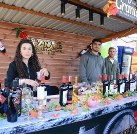 Гёйчай в цвету гранатов