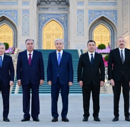 Президент Ильхам Алиев ознакомился с Центром исламской цивилизации в Ташкенте